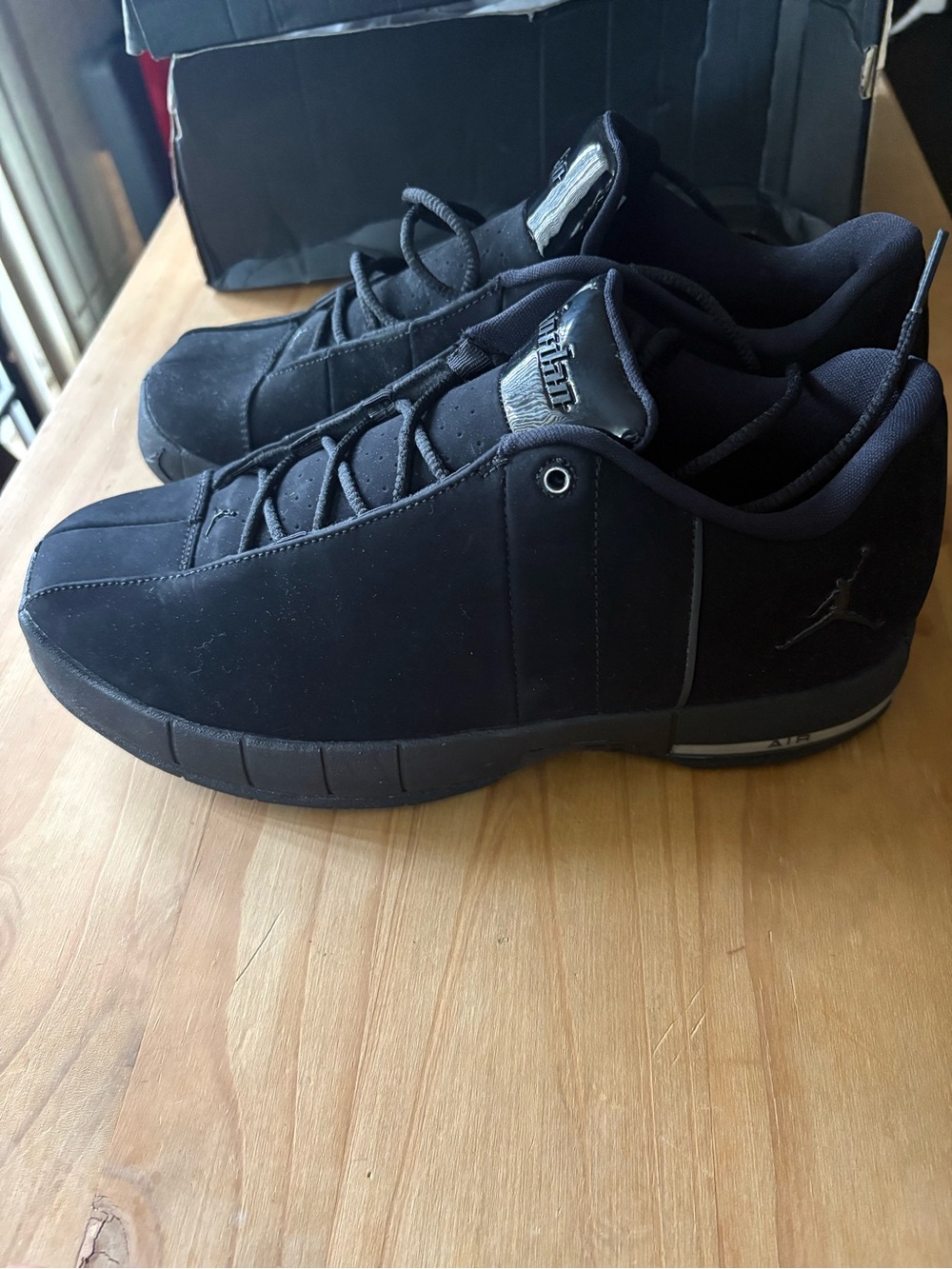 Jordan TE 2 Low “triple black” Size US 9 Deadstock* extremely rare* brand new